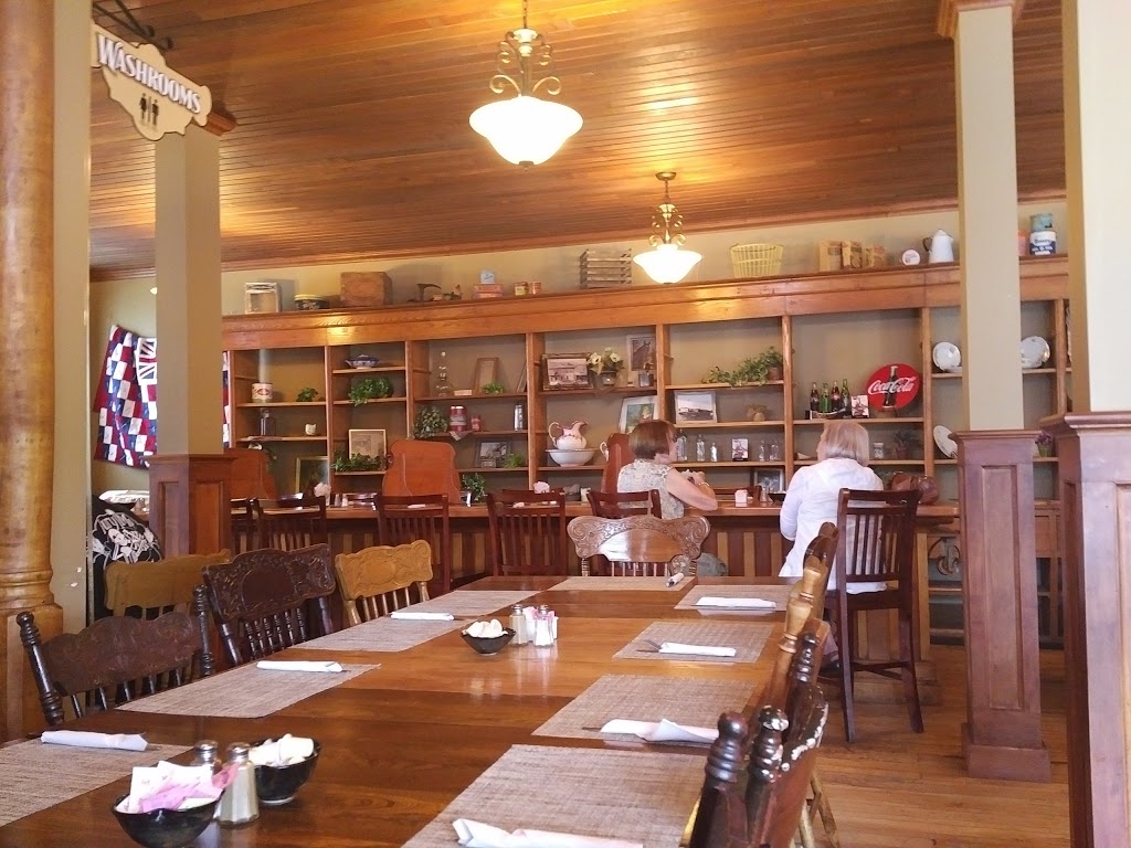 Bonnie Lous Cafe | 2238 Floradale Rd, Floradale, ON N0B 1V0, Canada | Phone: (519) 669-2142