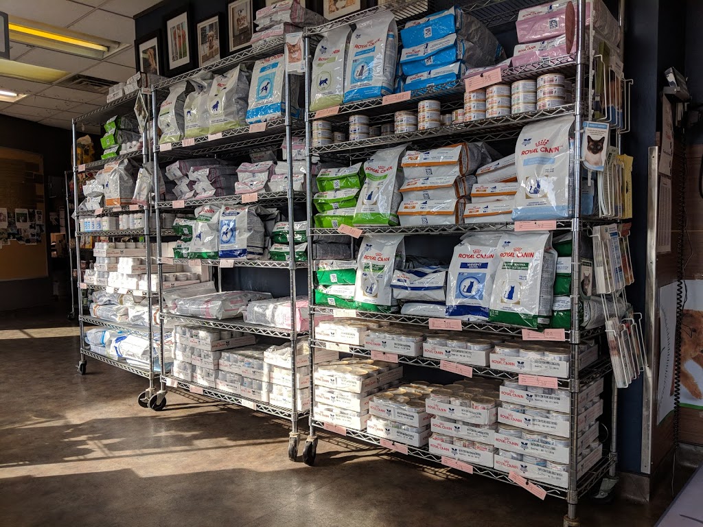 WinRose Animal Hospital | 534 St Annes Rd, Winnipeg, MB R2M 3G1, Canada | Phone: (204) 254-3150