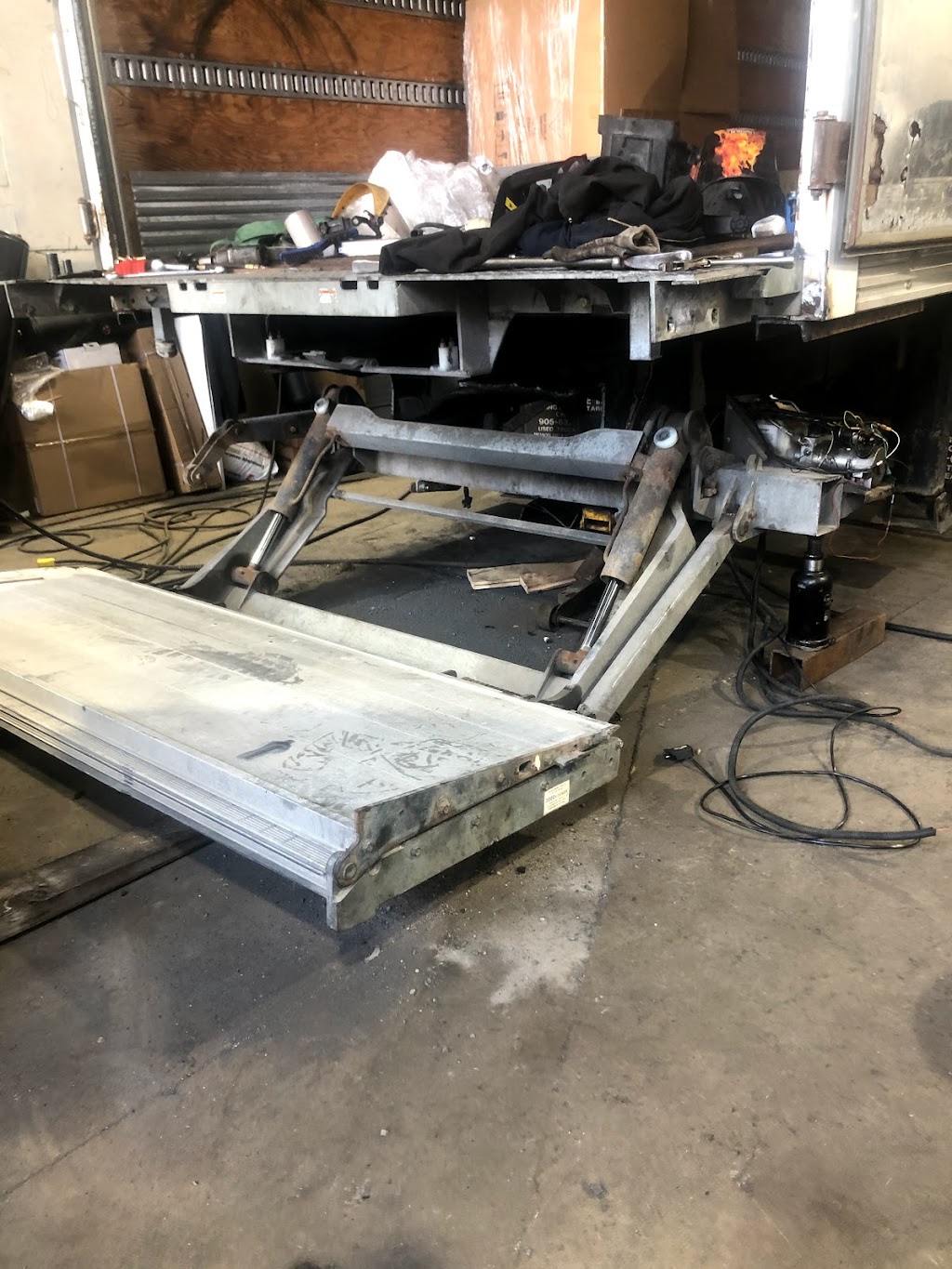 Specialized Truck Trailer Repair Inc. | 7407 Bren Rd, Mississauga, ON L4T 1H3, Canada | Phone: (416) 891-2974