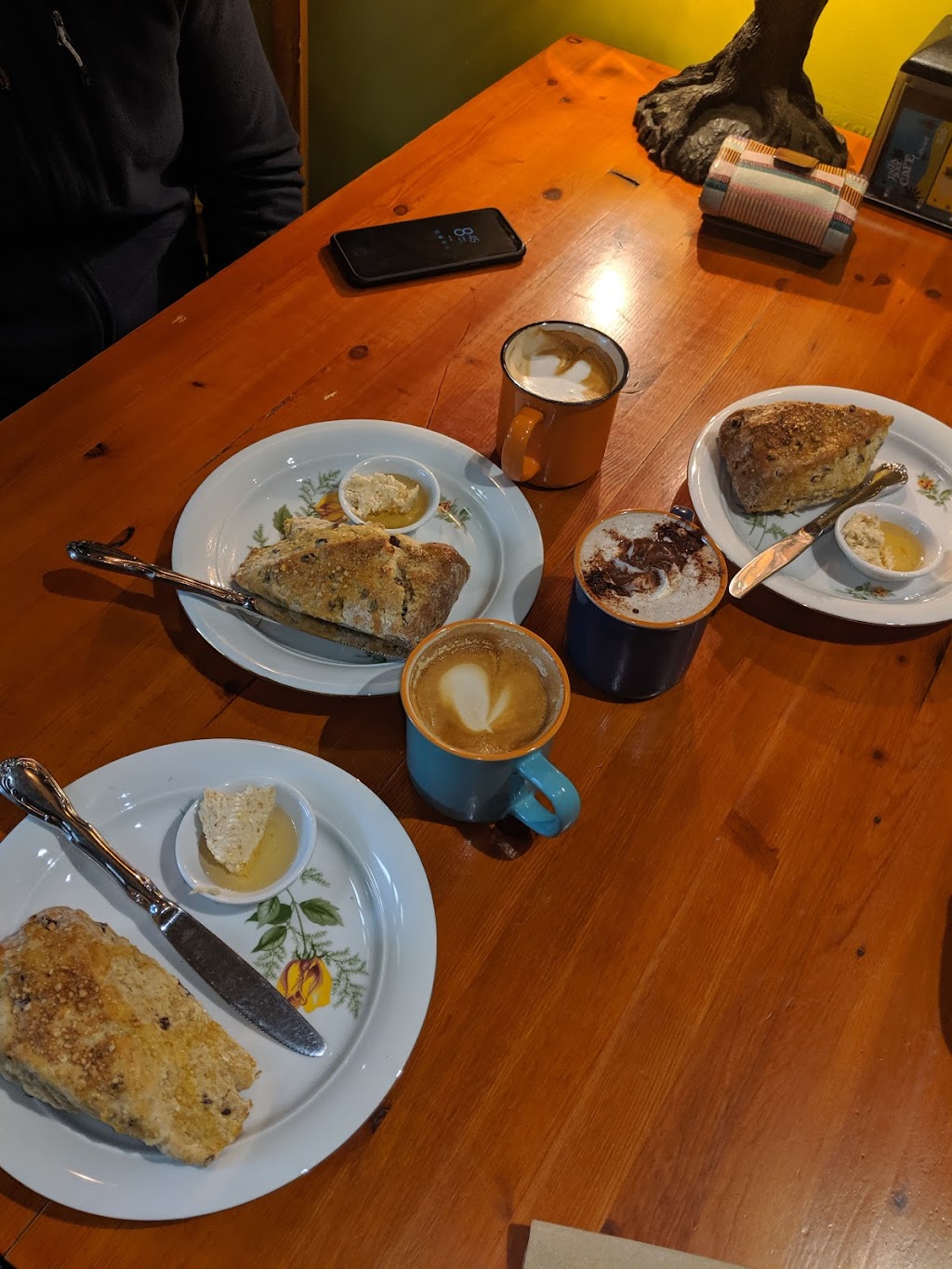 Java Bay Cafe | 1536 W Rd, Quathiaski Cove, BC V0P 1N0, Canada | Phone: (250) 285-2833