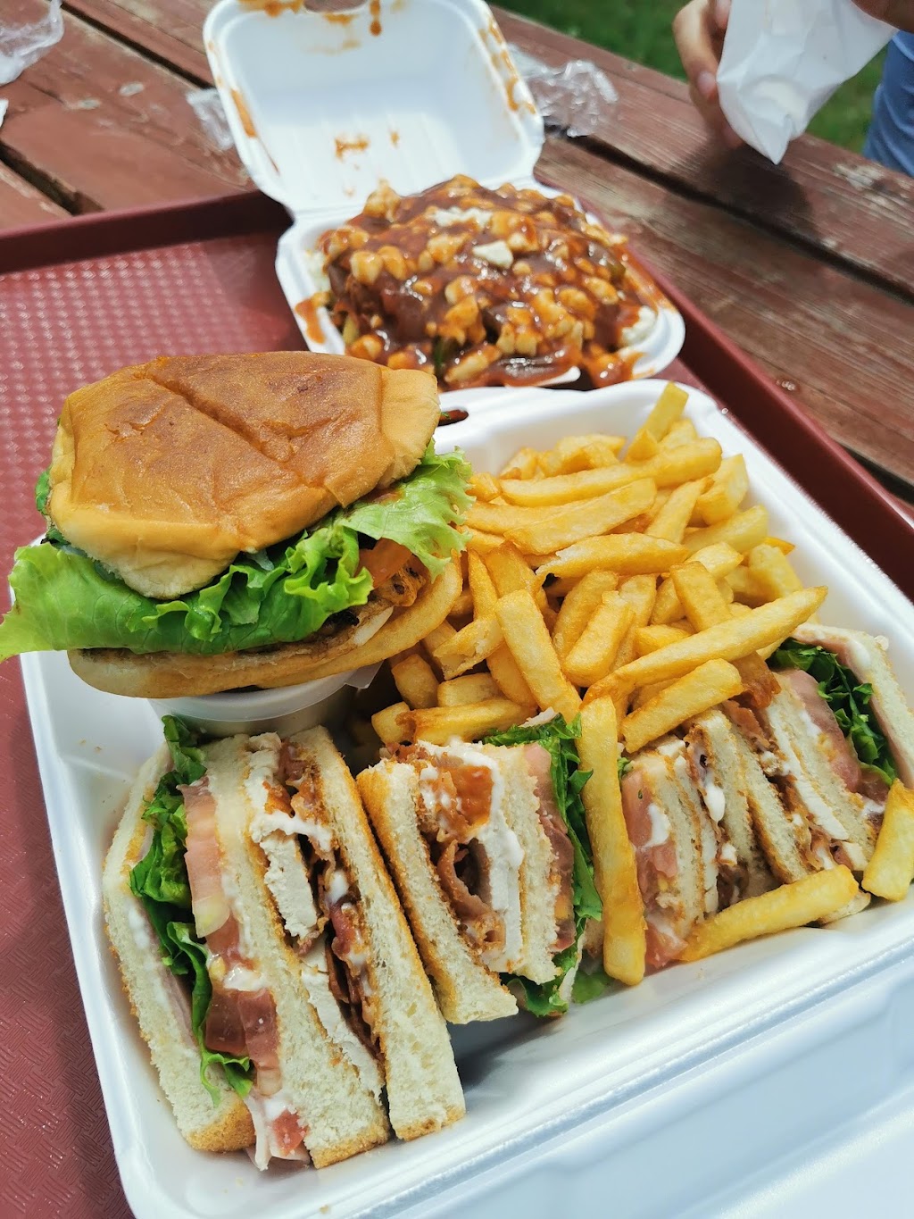 Bistro Velo | 49, rue Ulysse, Rue du Dom. Abénakis, Mashteuiatsh, QC G0W 2H0, Canada | Phone: (418) 275-4906