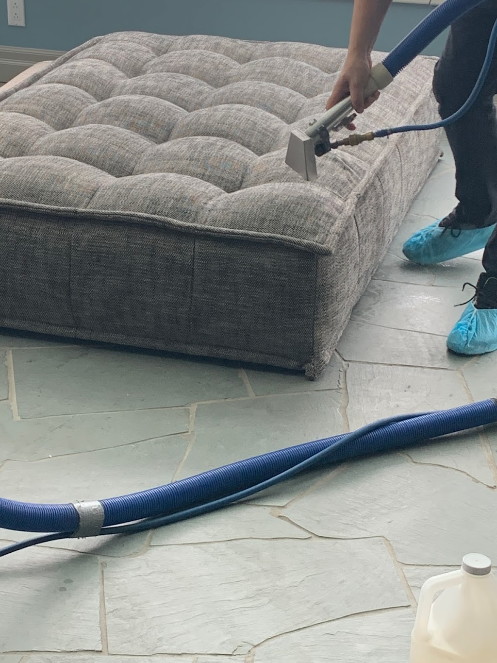 MK Universal Carpet & Furniture Cleaning | 2079 The Collegeway un-85, Mississauga, ON L5L 3M1, Canada | Phone: (416) 823-5577