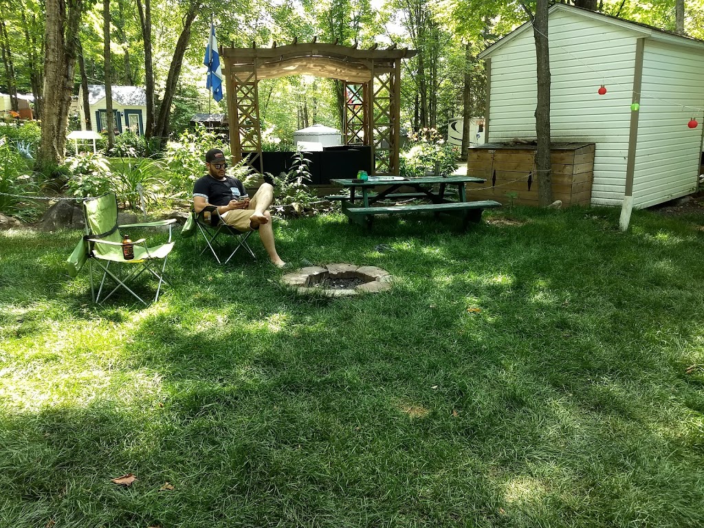 Camping du Pin Rouge | 75 Chemin du Lac du Pin Rouge, Saint-Hippolyte, QC J8A 3J3, Canada | Phone: (450) 563-4000