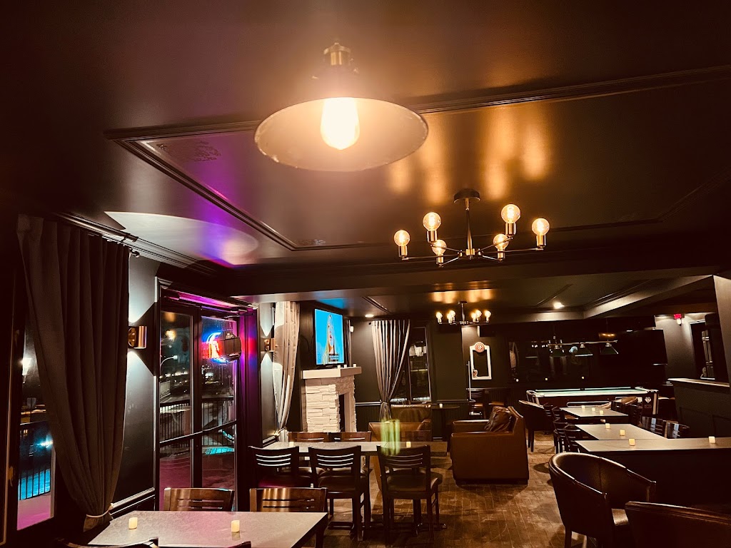 Bar Le Lounge | 1748A Av. Bourgogne, Chambly, QC J3L 1Y8, Canada | Phone: (450) 447-3991