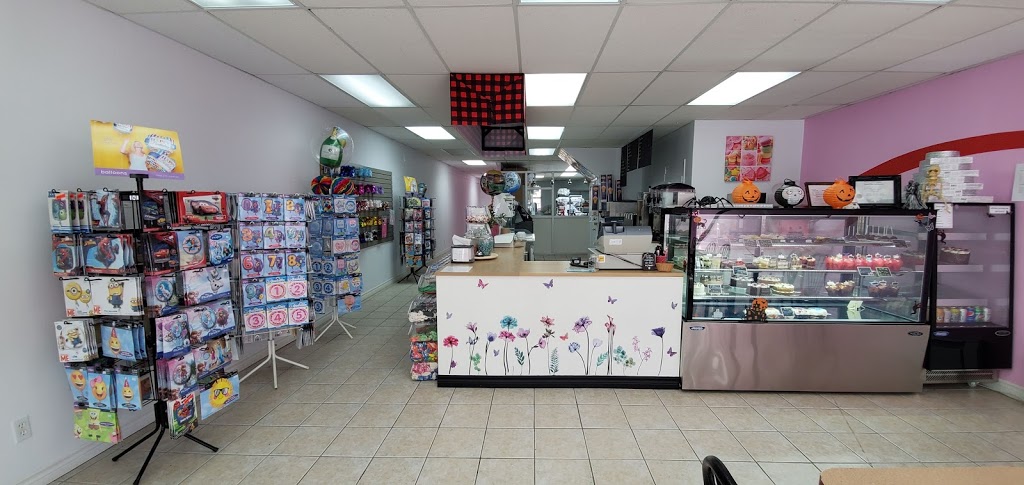 Les Pâtisseries et Crèmerie Mini | 711 Rue Saint-Pierre, Drummondville, QC J2C 3W8, Canada | Phone: (819) 857-1604