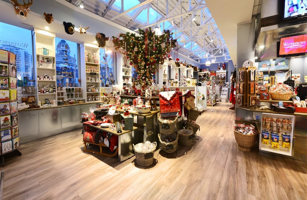 Waterfront Gifts & Apparel | 248 Ontario St, Kingston, ON K7L 5P7, Canada | Phone: (844) 549-8012