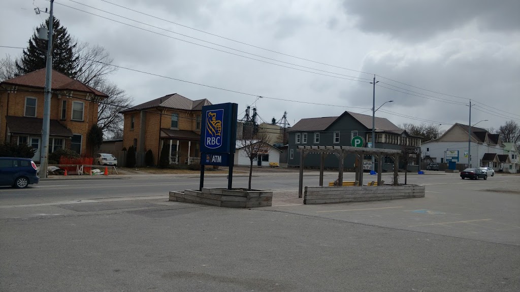 RBC Royal Bank | 110 Dundas St, Thamesford, ON N0M 2M0, Canada | Phone: (519) 285-3127