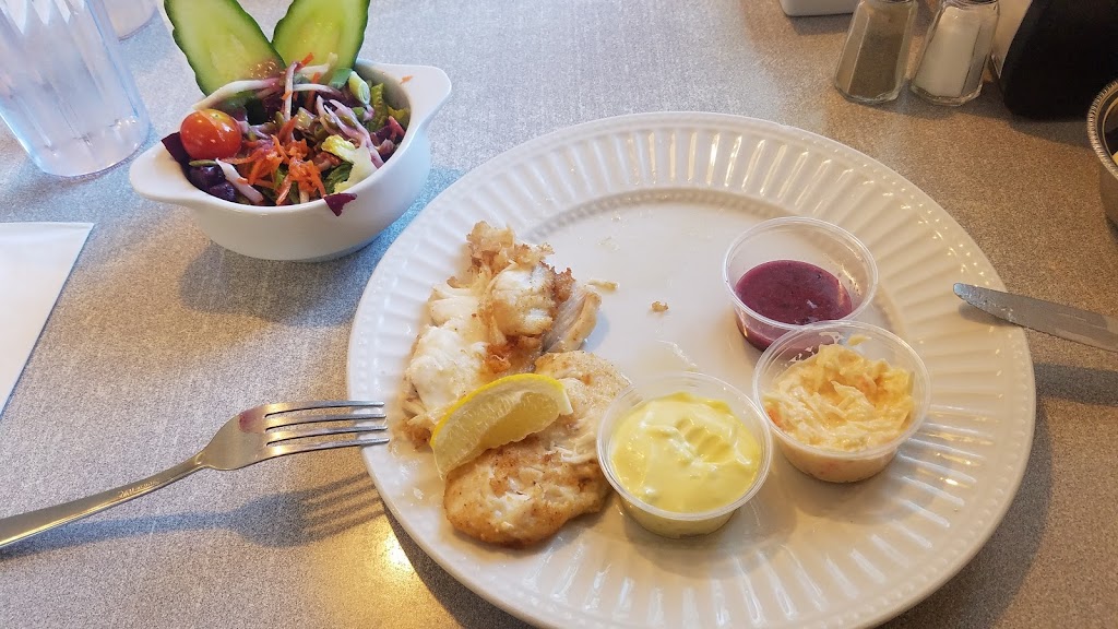 Dennis Point Café | 214 Dennis Point Rd, Middle West Pubnico, NS B0W 2M0, Canada | Phone: (902) 762-1220