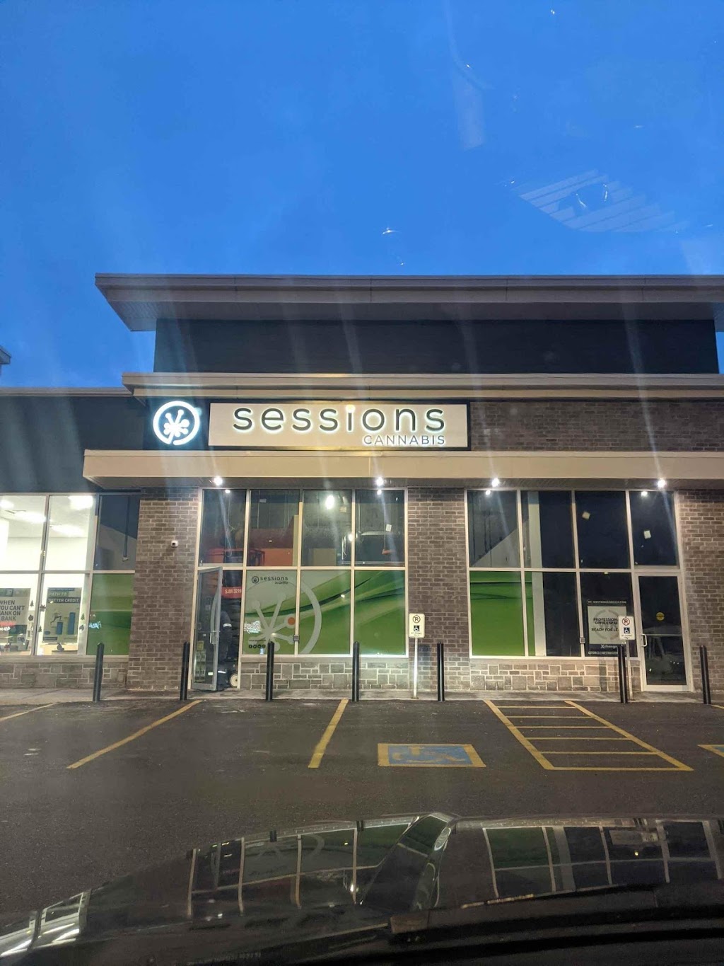 Sessions Cannabis Orillia | 30 Diana Dr, Orillia, ON L3V 6H2, Canada | Phone: (705) 325-7000