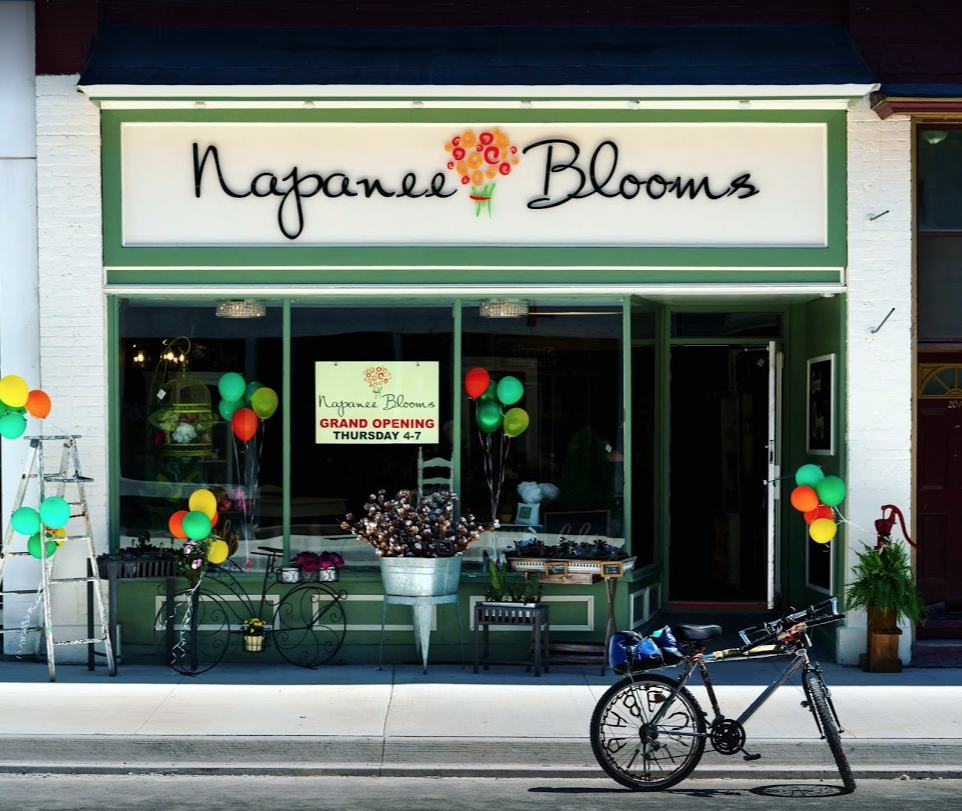 Napanee Blooms | 20 Dundas St E, Napanee, ON K7R 1H6, Canada | Phone: (613) 354-5626