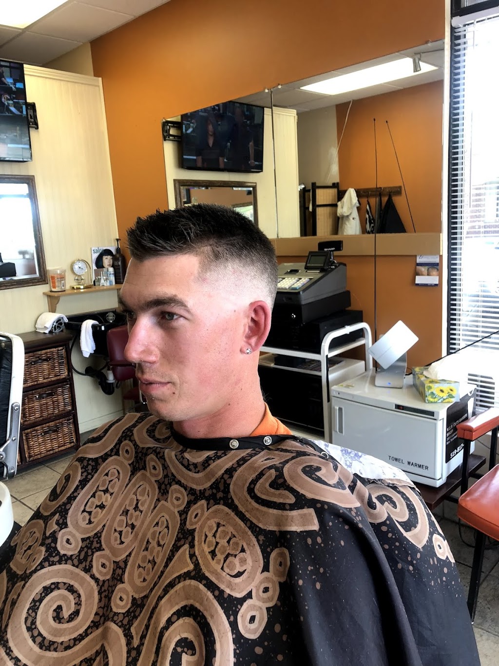 VIP Cuts | 1614 Lesperance Rd, Windsor, ON N8N 1Y3, Canada | Phone: (519) 817-4202