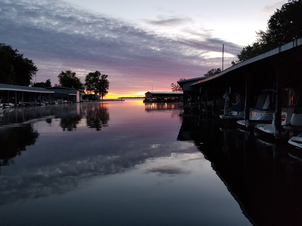 Lefroy Harbour Resorts Inc | 727 Harbour St, Lefroy, ON L0L 1W0, Canada | Phone: (877) 453-3769