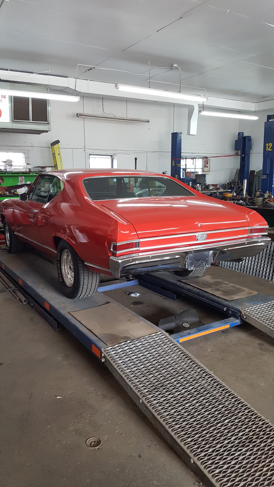 Garage Chartrand | 200 Boulevard Sainte-Rose E, Laval, QC H7H 1P3, Canada | Phone: (450) 625-3743