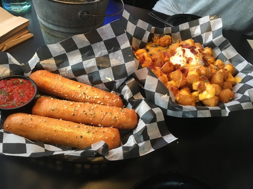 Duffs Famous Wings | 3090 Orchard Park Rd, Buffalo, NY 14224, USA | Phone: (716) 674-7212