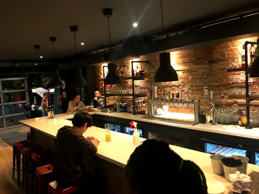 HAMBRGR Crown Point | 207 Ottawa St N, Hamilton, ON L8H 3Z4, Canada | Phone: (905) 312-1313