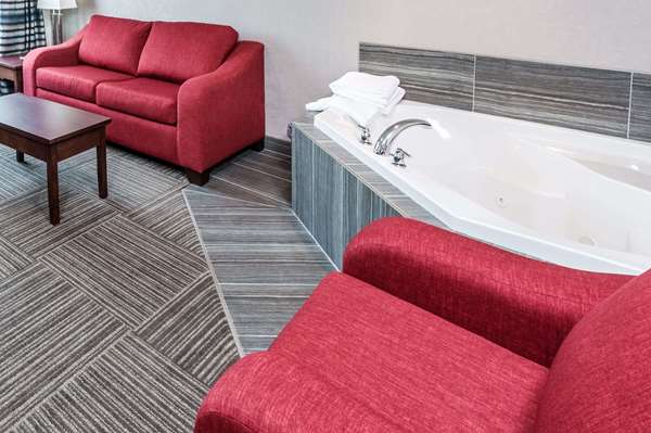Ramada by Wyndham Moose Jaw | 379 Diefenbaker Dr, Moose Jaw, SK S6J 1N2, Canada | Phone: (306) 693-3050