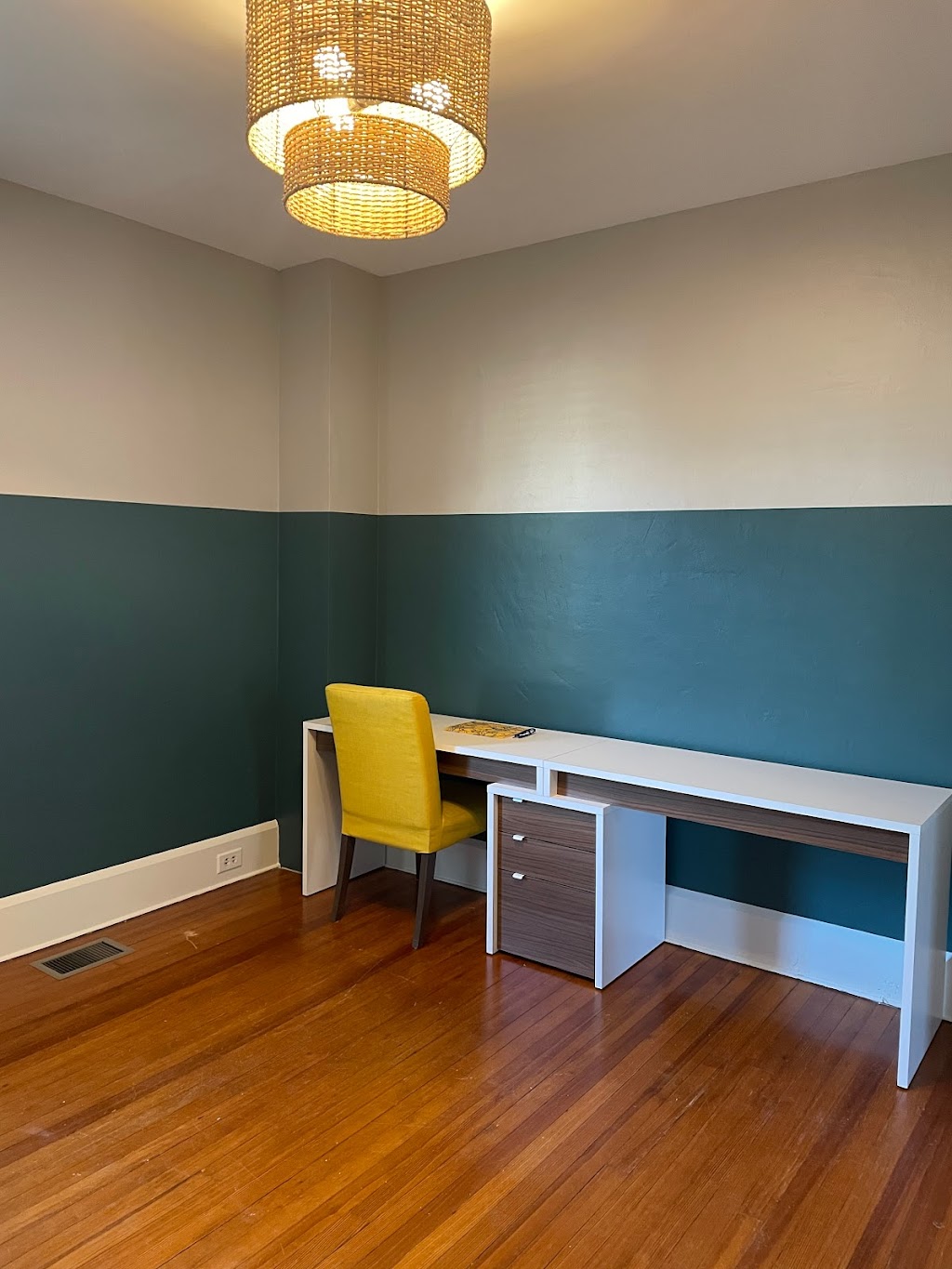 Nexera Furniture | 825 Rue Lippmann, Laval, QC H7S 1G3, Canada | Phone: (888) 629-9022