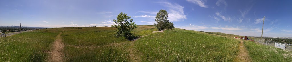 Nose Hill Park 14th street parking lot | 14 St NW, Calgary, AB T2K 5Y1, Canada