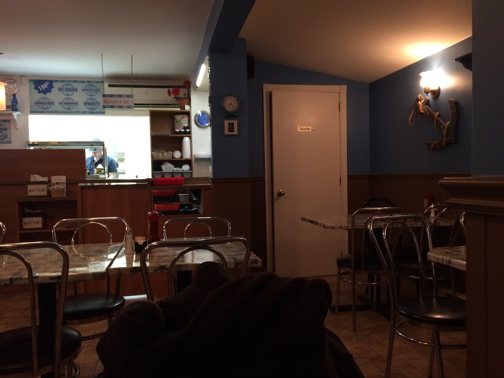 Casse Croute Du Phare | Canada, 336 Boulevard de Saint-Vallier, Saint-Vallier, QC G0R 4J0, Canada | Phone: (418) 804-3336