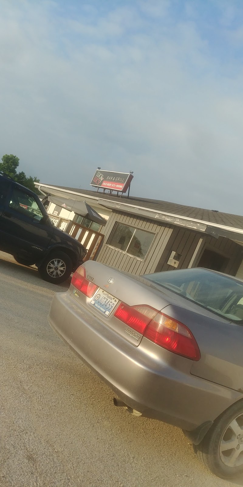 Lucky Lucs Bar & Grill Ste.Agathe | 279 Cheyenne Ave, Ste. Agathe, MB R0G 1Y0, Canada | Phone: (204) 882-2245