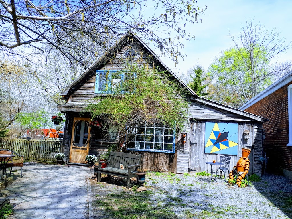 The Saylor House Cafe and B&B | 274 Bloomfield Main St, Bloomfield, ON K0K 1G0, Canada | Phone: (613) 393-5858