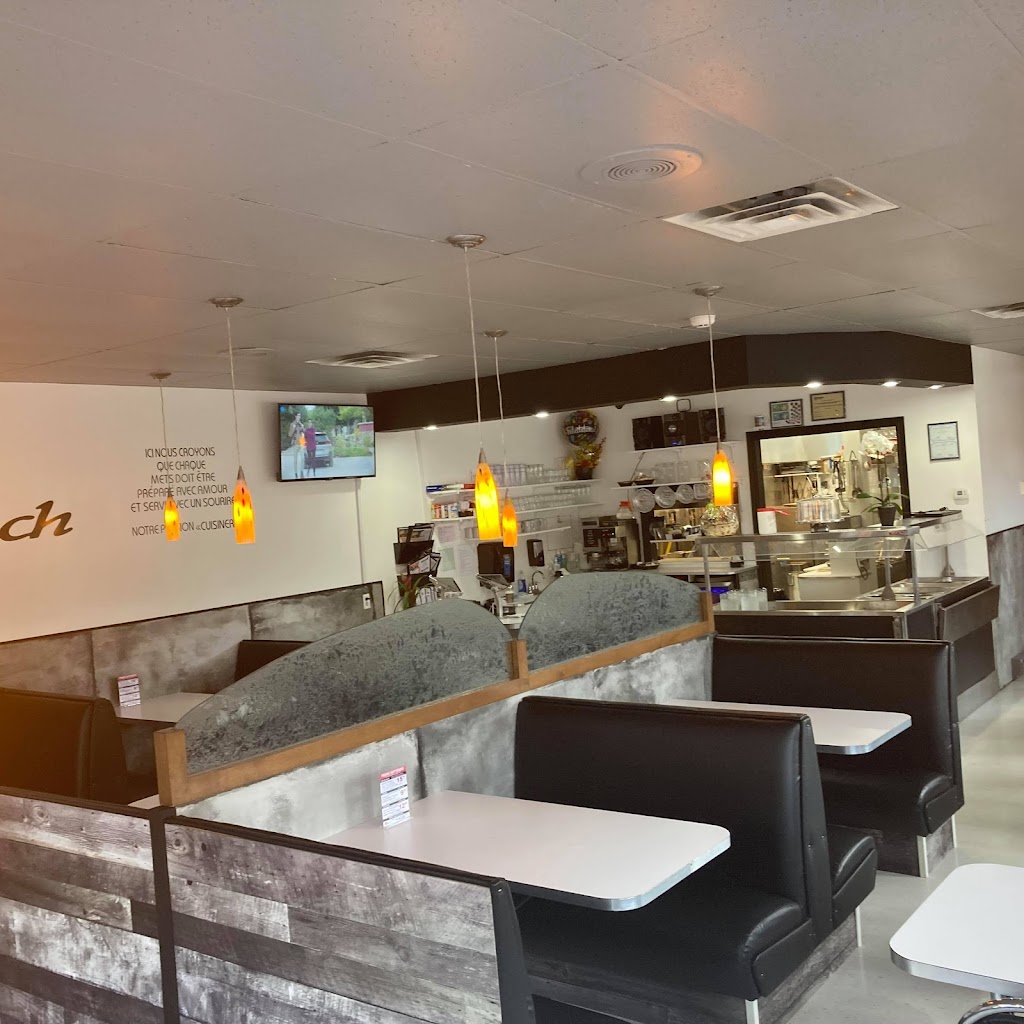 Restaurant KC Lunch | 204 Boul. des Bois-Francs N, Victoriaville, QC G6P 9C3, Canada | Phone: (819) 604-2409