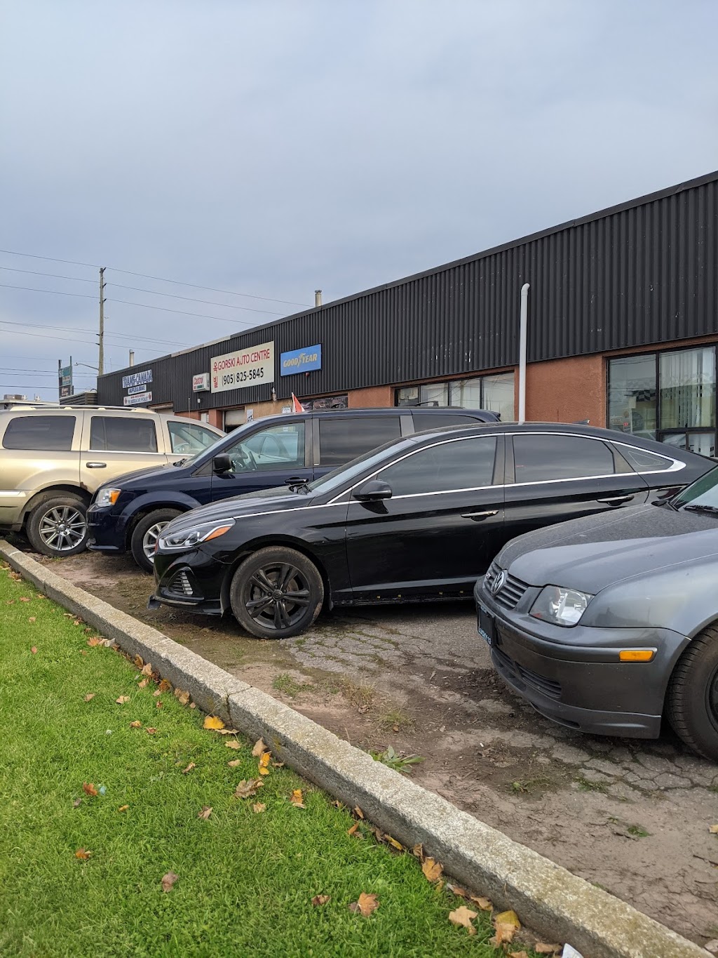 Lucky 13 | Wallace Rd, Oakville, ON L6L 2X6, Canada | Phone: (905) 827-2886