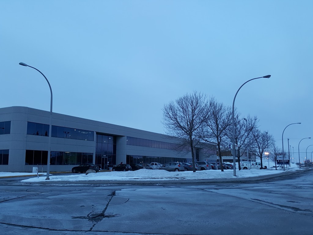 Équipements Johnston- Chariots élévateurs | 5000 Rue Levy, Saint-Laurent, QC H4R 2P1, Canada | Phone: (514) 956-0020