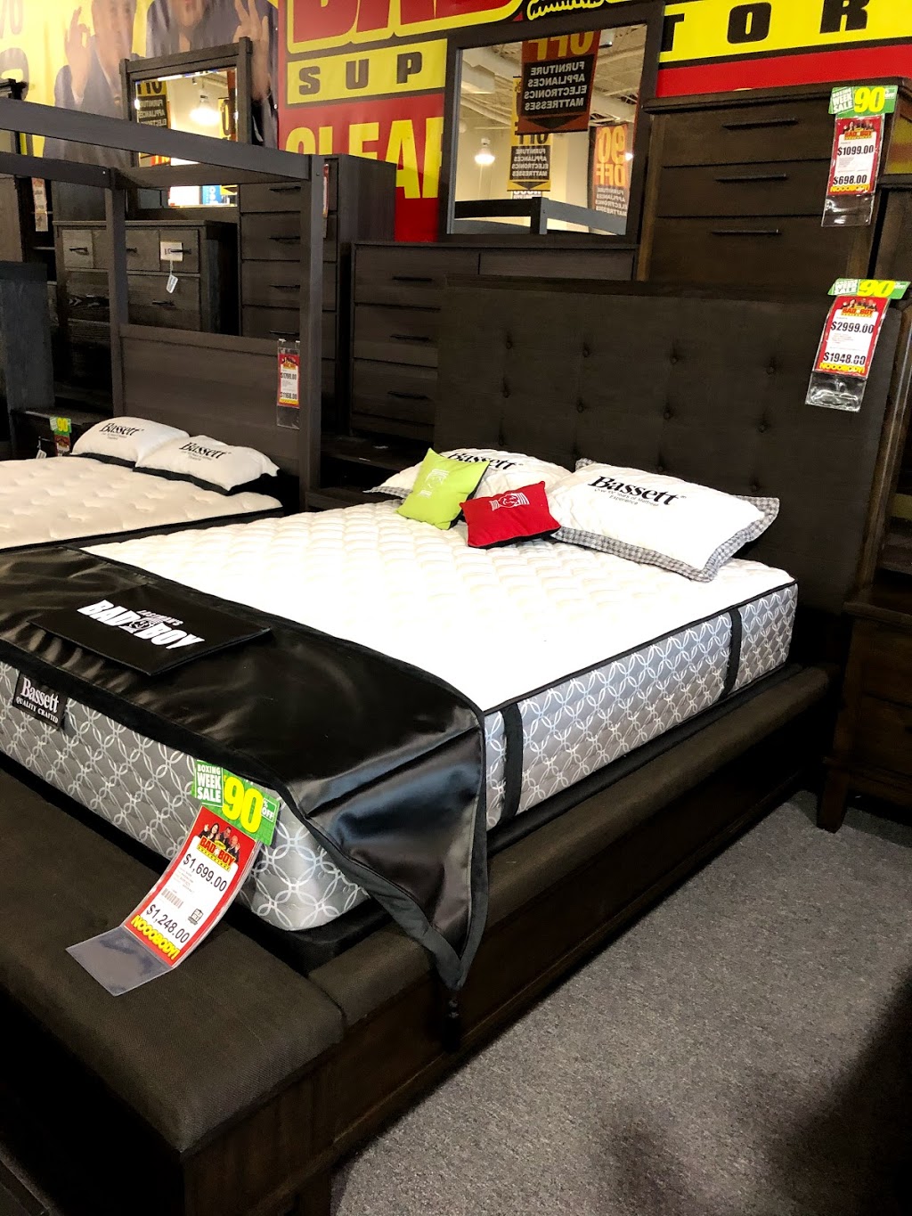 Lastmans Bad Boy | 42 Caplan Ave, Barrie, ON L4N 0M5, Canada | Phone: (705) 722-7132