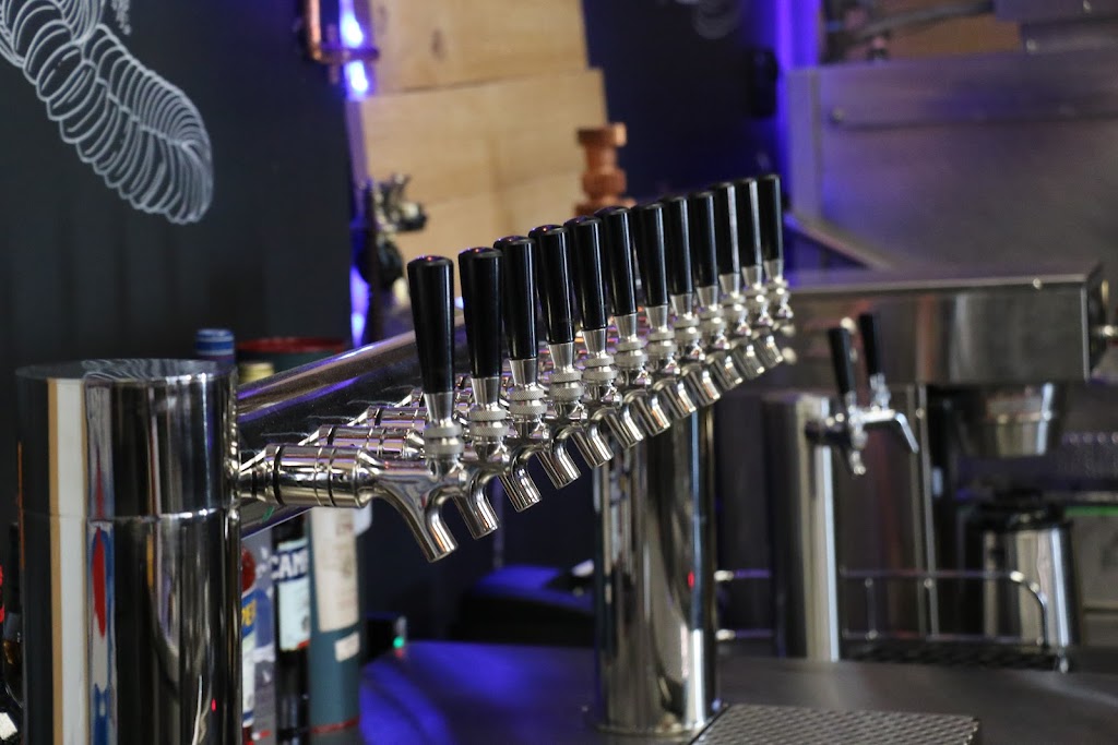 Le Laboratoire du Brasseur - Brasserie Artisanale | 77 Boulevard Georges-Gagné S, Delson, QC J5B 2E5, Canada | Phone: (514) 418-6335