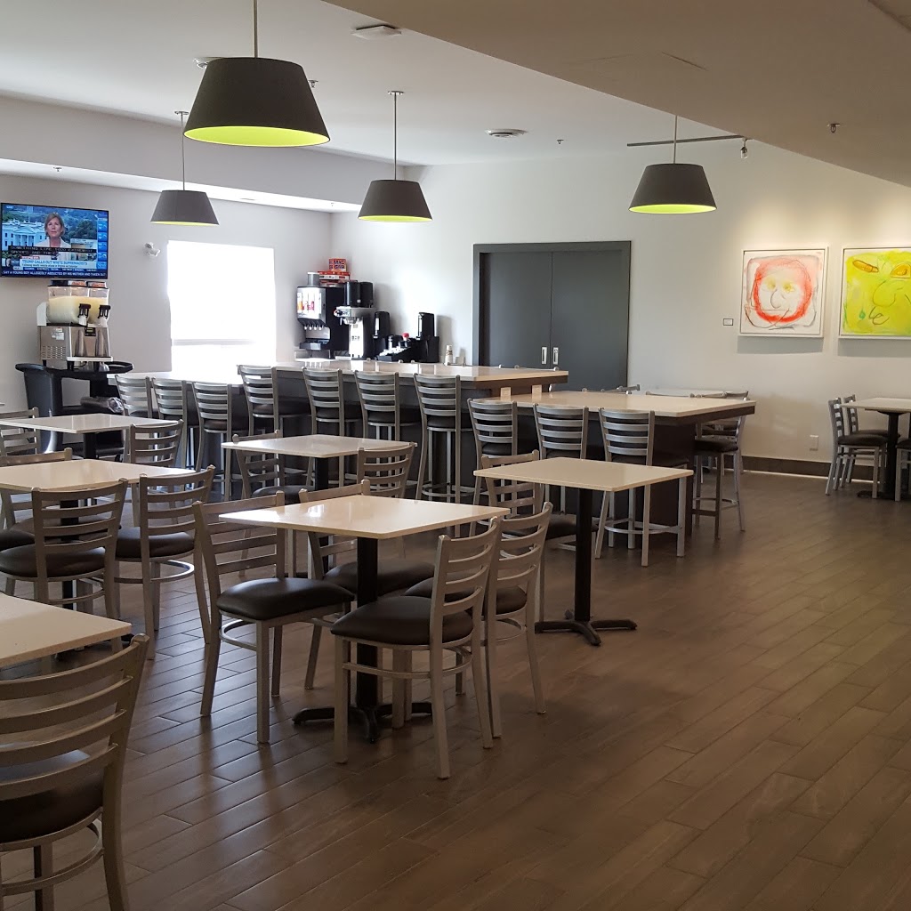 Super 8 by Wyndham Winnipeg East MB | 1485 Niakwa Rd E, Winnipeg, MB R2J 3T3, Canada | Phone: (204) 818-3087