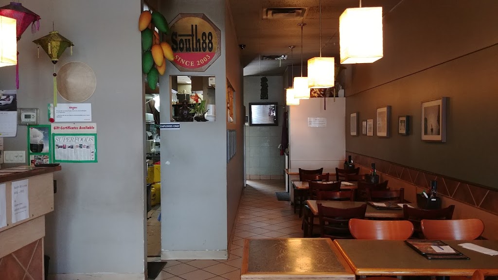 South 88 Viet Thai Restaurant | 95 First St G4, Orangeville, ON L9W 2E8, Canada | Phone: (519) 942-8805