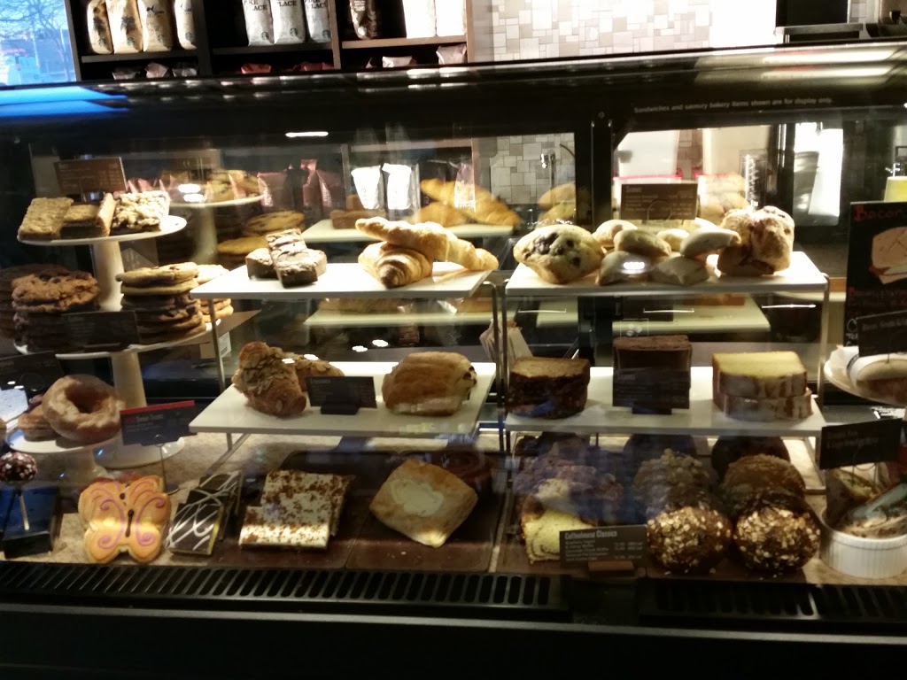 Starbucks | 3235 Dundas St W #1, Mississauga, ON L6J 4Z3, Canada | Phone: (905) 608-0633