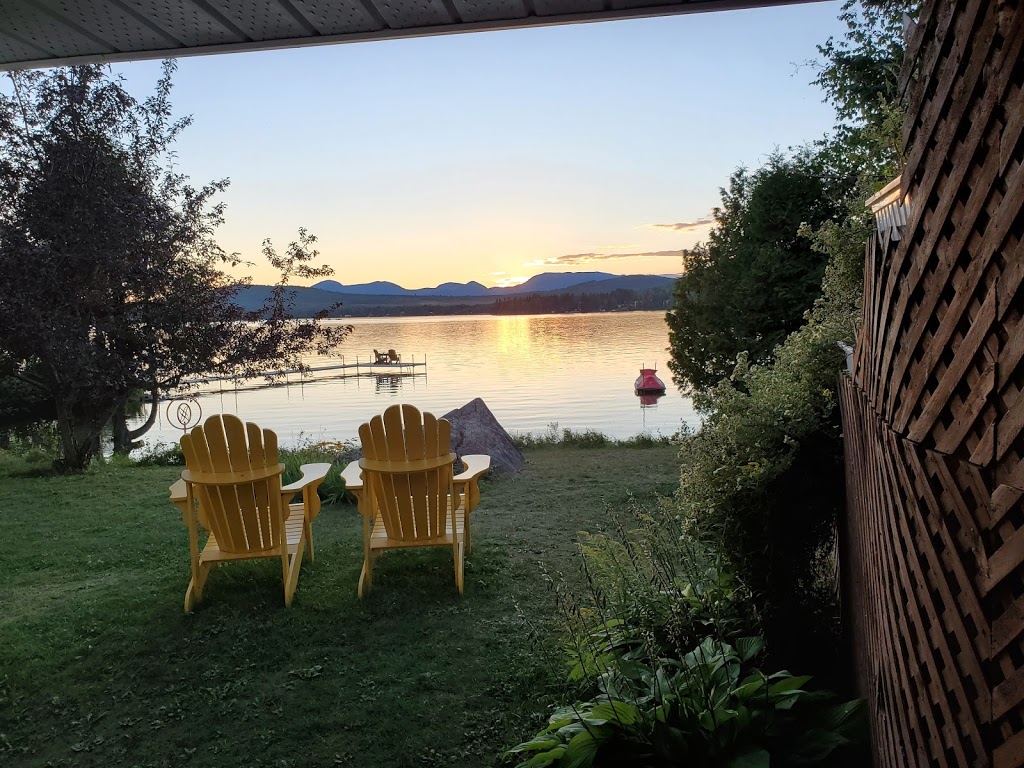 Gîte Au Ptit Paradis | 7 Chemin Lavoie, Saint-Aimé-des-Lacs, QC G0T 1S0, Canada | Phone: (418) 439-3177