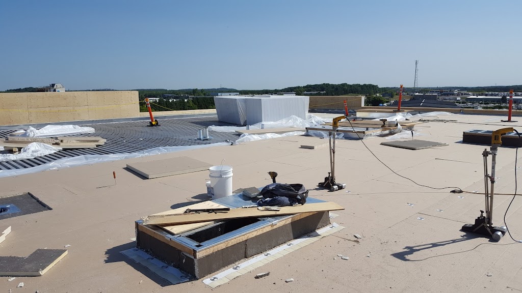 Black and White Commercial Roofing | 61 Shirley Ave, Kitchener, ON N2B 2E2, Canada | Phone: (519) 578-7663