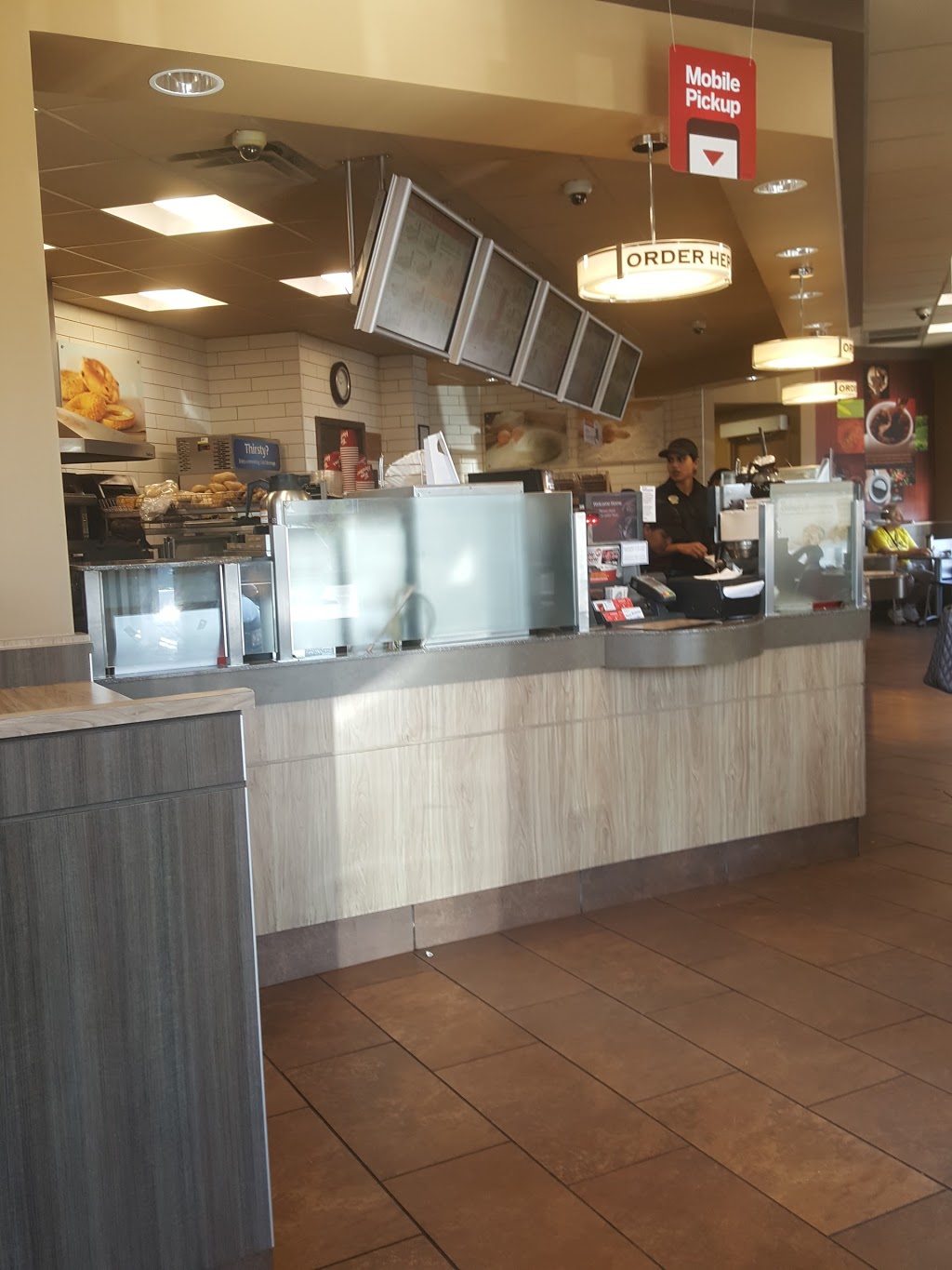 Tim Hortons | 2500 Main St North, Winnipeg, MB R2V 4T6, Canada | Phone: (204) 334-3126