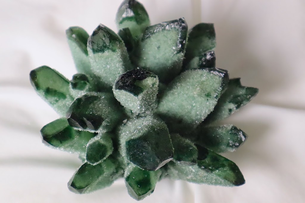Crystal Charm Shop | Bonshaw Ave, Newmarket, ON L3Y 0A2, Canada | Phone: (647) 285-4974