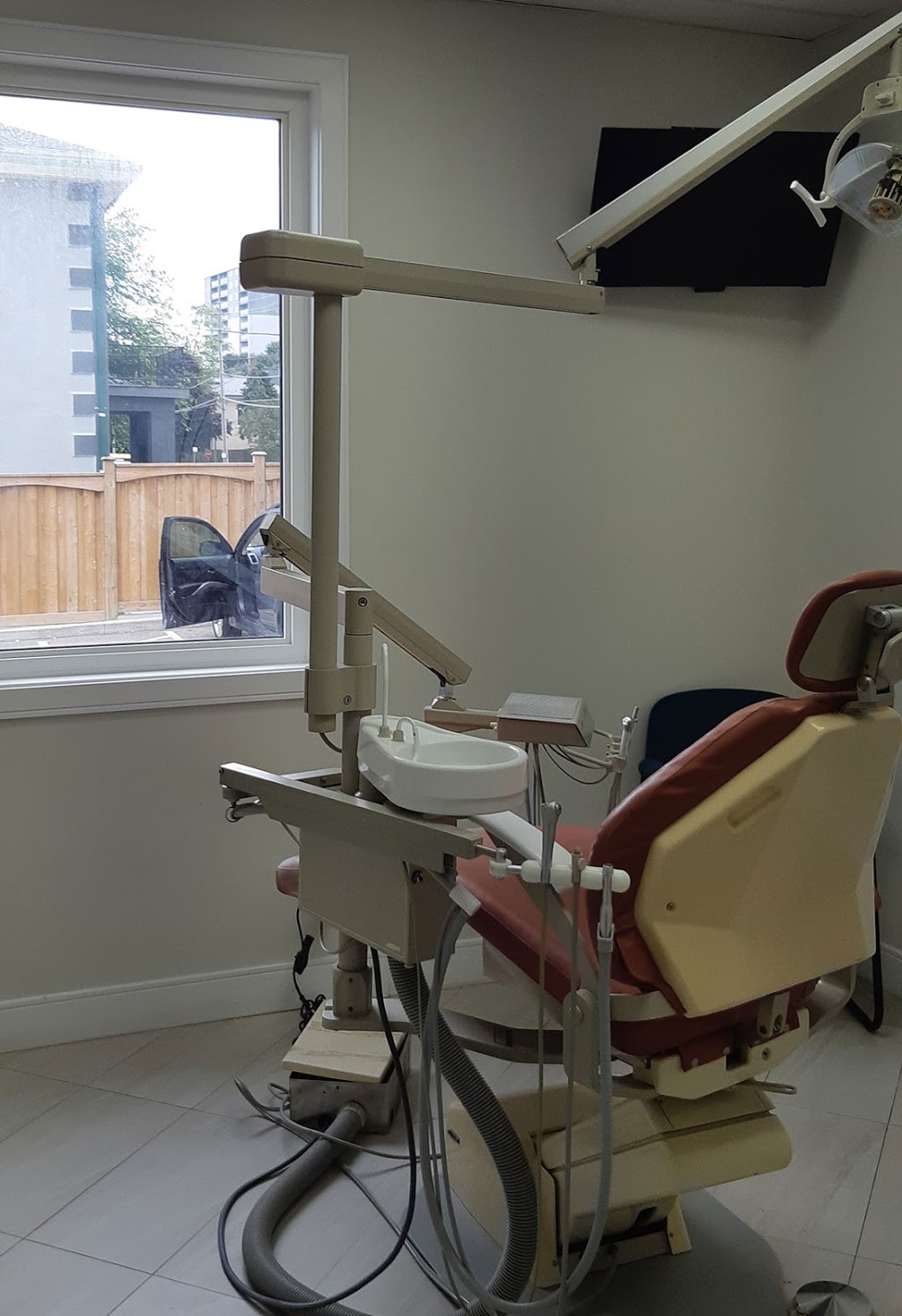 Monarch Dentistry at Benton Medical Centre | 51 Benton St, Kitchener, ON N2G 3H1, Canada | Phone: (226) 499-6897