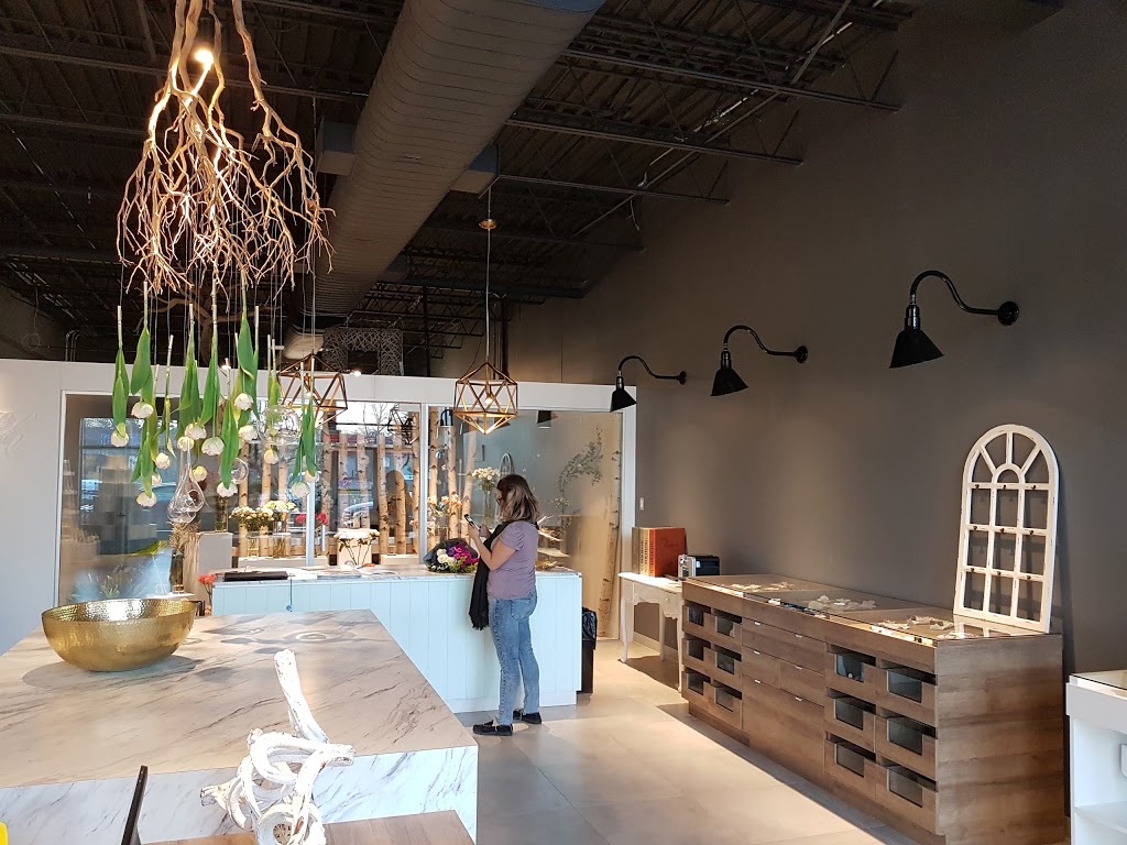 Lelili Fleurs | 709 Boulevard Curé-Labelle, Laval, QC H7V 2T8, Canada | Phone: (450) 687-7778