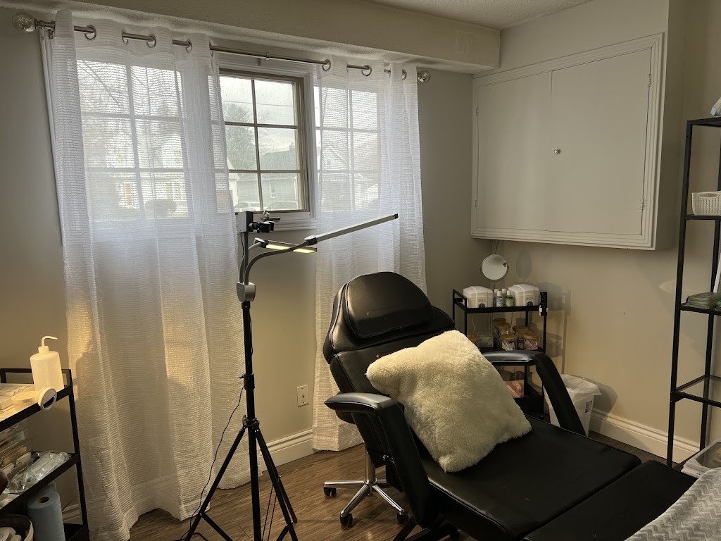 Lovella Beauty | 7 Eastwood Ave N, Oshawa, ON L1G 3Y5, Canada | Phone: (905) 213-5159