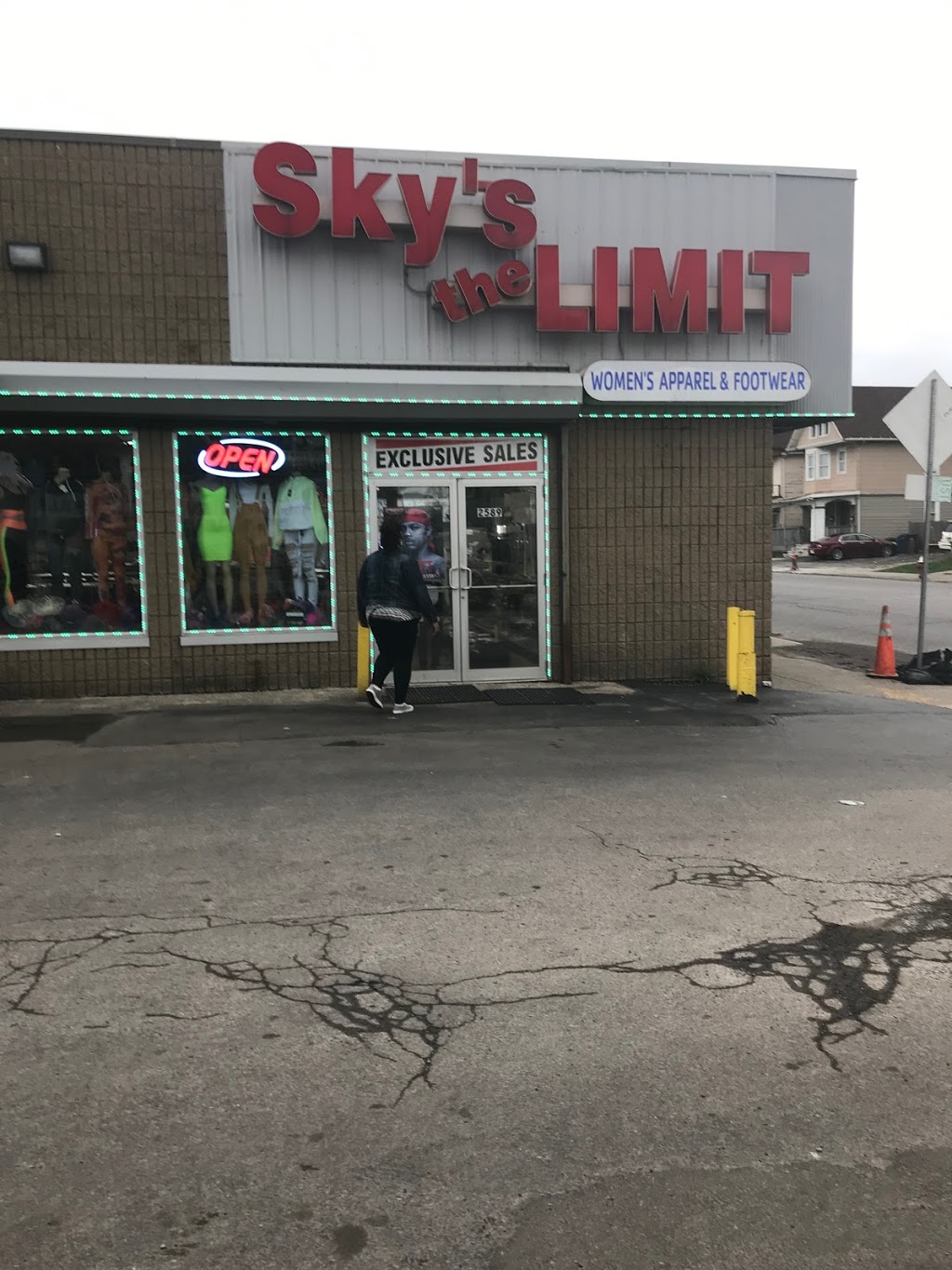 Skys the Limit Hair & Beauty | 2619 Bailey Ave, Buffalo, NY 14215, USA | Phone: (716) 895-3520