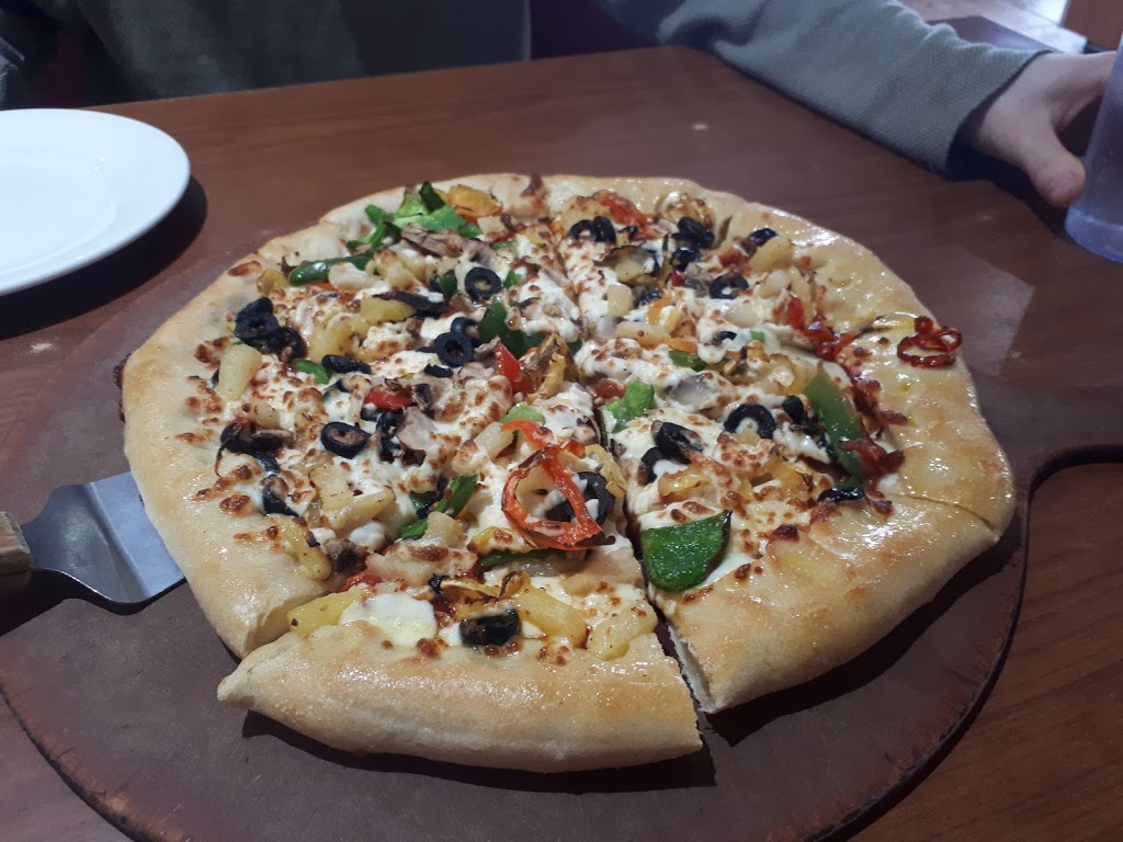 Pizza Hut | 324 Boul Labelle, Sainte-Thérèse, QC J7E 2Y1, Canada | Phone: (450) 433-1561