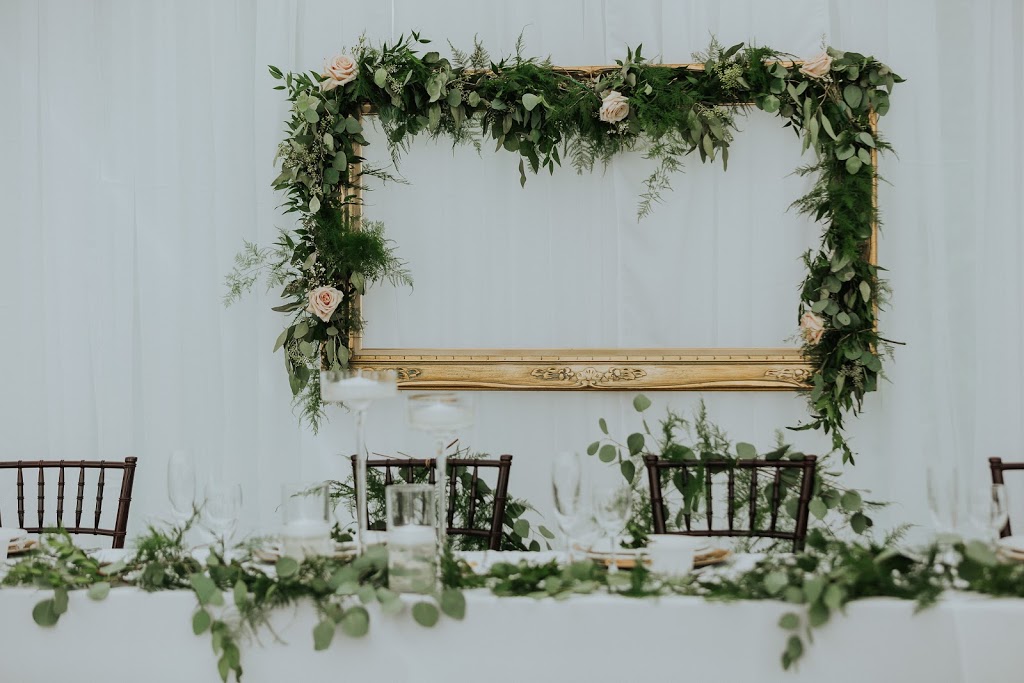 Little Flower Shop | 23029 Mun 43 East, Ile des Chênes, MB R0A 0T3, Canada | Phone: (204) 388-4108