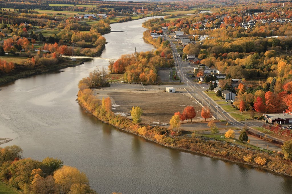 Pont Famille Beshro | 1055 Rue Notre Dame N, Sainte-Marie, QC G6E 2L2, Canada