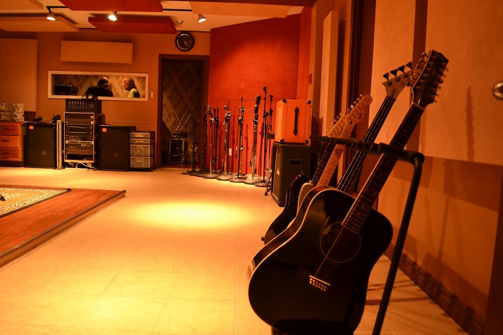 Velvet Sound Studios | 205 Lakeshore Rd E, Mississauga, ON L5G 1G2, Canada | Phone: (416) 735-4646