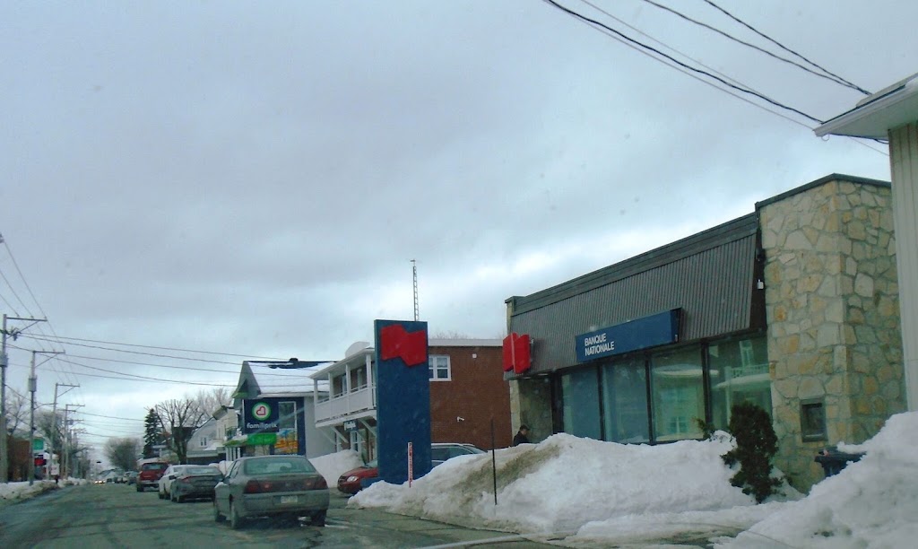 Banque Nationale | 688 Rue Jean-Rioux, Trois-Pistoles, QC G0L 4K0, Canada | Phone: (418) 851-2071