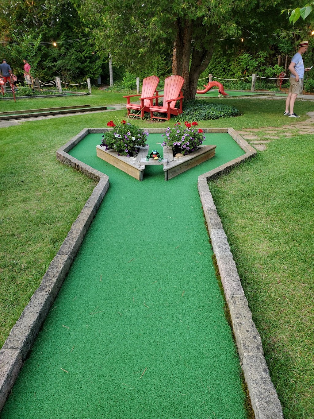 Putterama Mini Golf | 203 3rd Ave S, Sauble Beach, ON N0H 2G0, Canada | Phone: (519) 831-8364