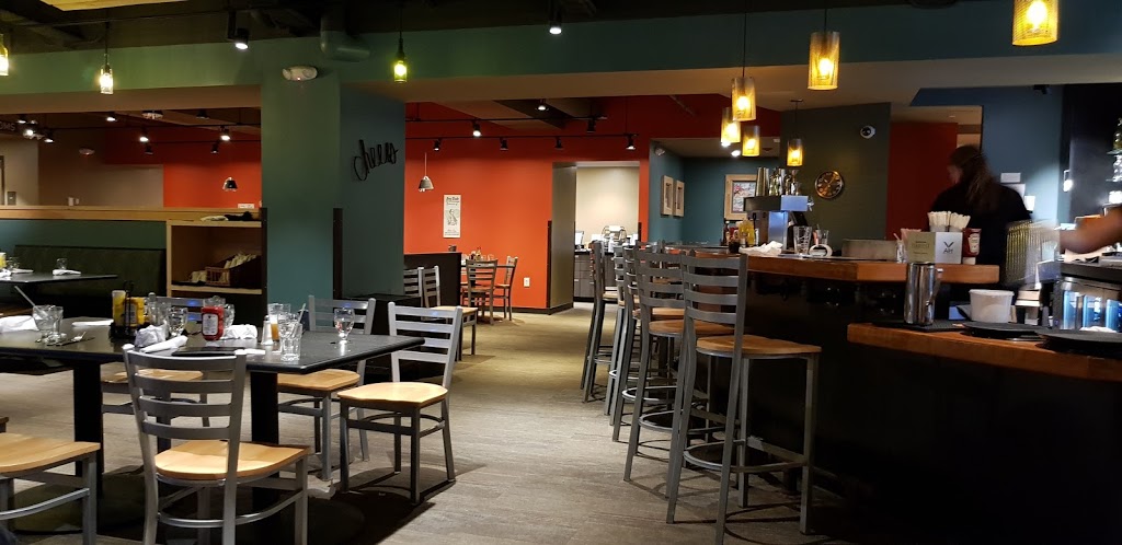Howies at Jay Peak Stateside | 219 Jay Peak Rd, Jay, VT 05859, USA | Phone: (802) 988-2748