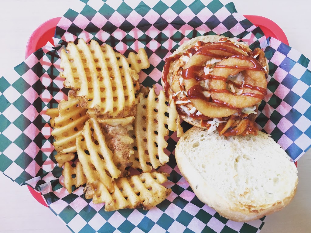 Off the Grill | 392 Pleasant St, Dartmouth, NS B2Y 3S5, Canada | Phone: (902) 404-5400