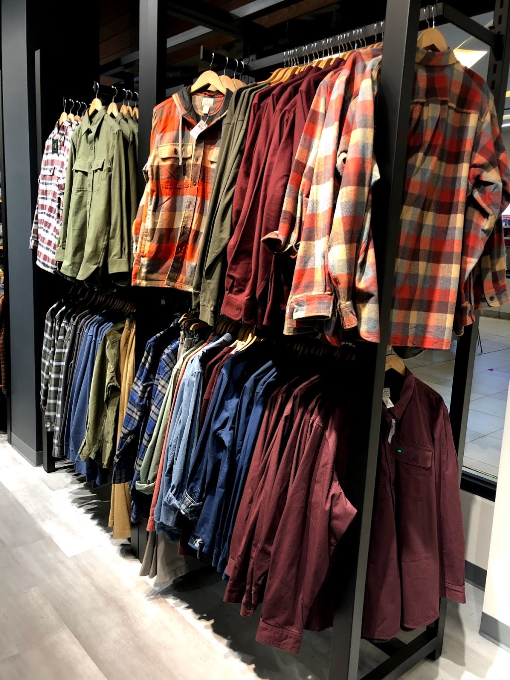 L.L.Bean | Oakville Place, 240 Leighland Ave Unit #165, Oakville, ON L6H 3H6, Canada | Phone: (289) 837-1152